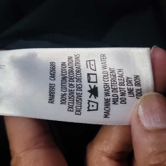 ROBERT GRAHAM EUC SIZ MEDIUM PIRATE SKULLS DETAILED  Button SHIRT - Picture 8 of 14